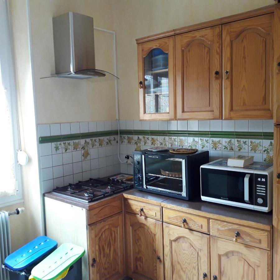 Chambre Meublee Au Coeur De Ville - Chez L'Habitant Le Creusot Exterior foto